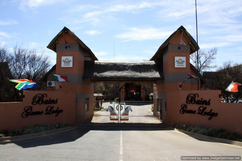 Bains Lodge Bloemfontein Extérieur photo